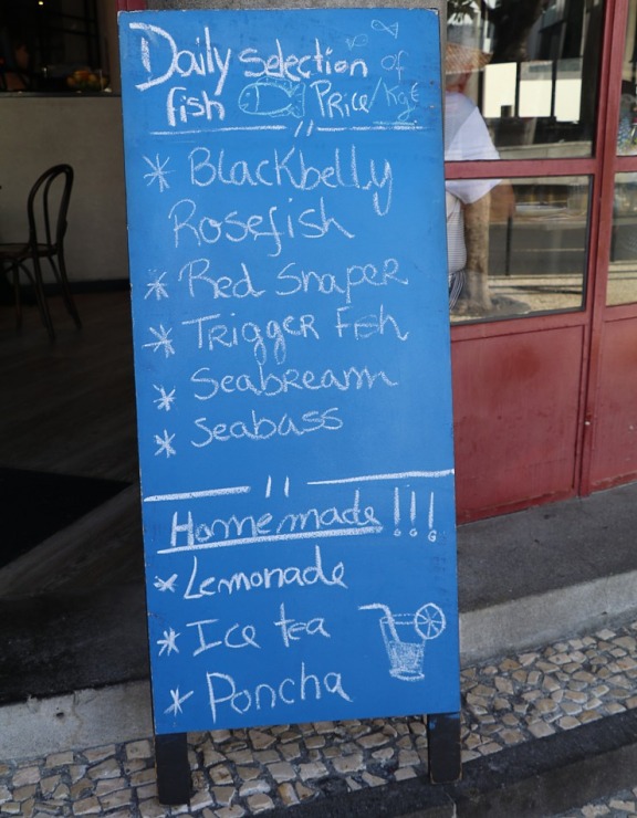 Izbaudām Madeiras galvaspilsētas zivju restorāna «Peixaria no Mercado» ēdienkarti Funšalā. Sadarbībā ar «airBaltic» Izbaudām Madeiras galvaspilsētas zivju restorāna «Peixaria no Mercado» ēdienkarti Funšalā. Sadarbībā ar «airBaltic» 361730