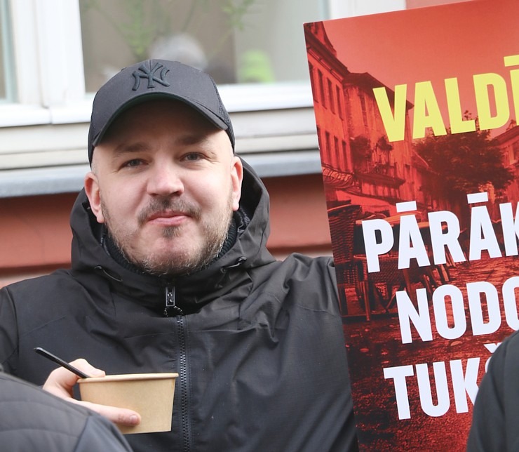 Latvijas ēdinātāji lielā skaitā pie Saeimas aicina politiķus samazināt PVN un uzklausīt nozares prasības 362747