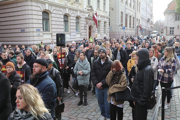 Latvijas ēdinātāji lielā skaitā pie Saeimas aicina politiķus samazināt PVN un uzklausīt nozares prasības 362700