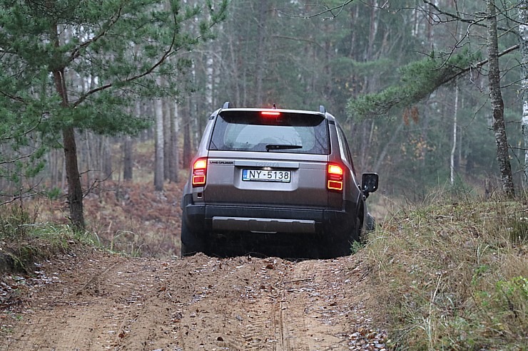 Sadarbībā ar auto nomu «Europcar Latvija» iepazīstam bezceļos jauno un kantīgo «Toyota Land Cruiser» 362924