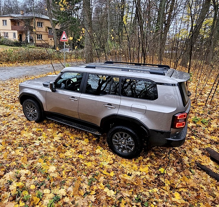 Sadarbībā ar auto nomu «Europcar Latvija» iepazīstam bezceļos jauno un kantīgo «Toyota Land Cruiser» 362935