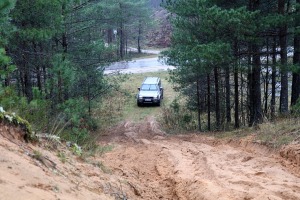 Sadarbībā ar auto nomu «Europcar Latvija» iepazīstam bezceļos jauno un kantīgo «Toyota Land Cruiser» 14