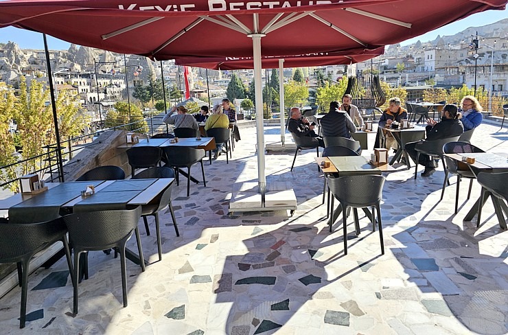 Sadarbībā ar «Turkish Airlines» izbaudām Kapadokijas restorāna «Keyif Restaurant» pusdienu piedāvājumu Sadarbībā ar «Turkish Airlines» izbaudām Kapadokijas restorāna «Keyif Restaurant» pusdienu piedāvājumu 363873