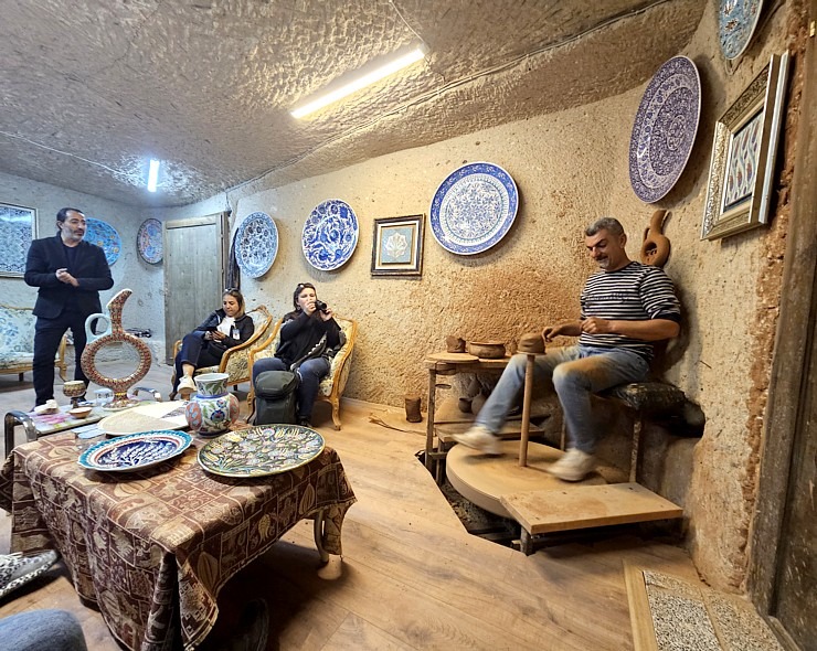 Sadarbībā ar «Turkish Airlines» iepazīstam slavenu Kapadokijas keramiķu darbnīcu «Aldag Elite Cave Ceramic» Sadarbībā ar «Turkish Airlines» iepazīstam slavenu Kapadokijas keramiķu darbnīcu «Aldag Elite Cave Ceramic» 364202