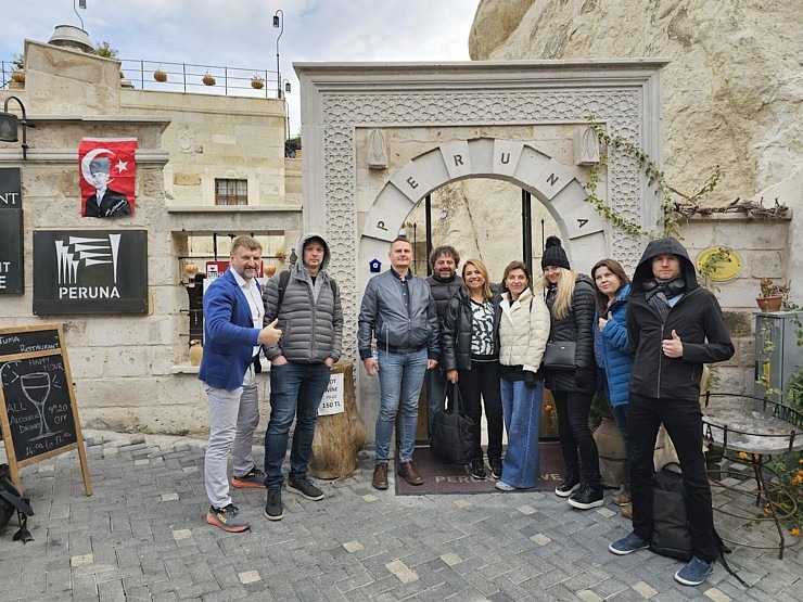 Sadarbībā ar «Turkish Airlines» ar 4 nakšņojumiem iepazīstam Kapadokijas alu viesnīcu «Peruna Cave Hotel» Sadarbībā ar «Turkish Airlines» ar 4 nakšņojumiem iepazīstam Kapadokijas alu viesnīcu «Peruna Cave Hotel» 364777