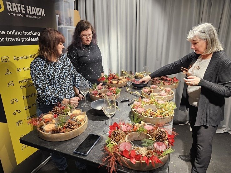 Starptautiskais ceļojumu tehnoloģiju uzņēmums «Rate Hawk» ar TOP labākajām tūrisma firmām meistaro Adventa vainagus Starptautiskais ceļojumu tehnoloģiju uzņēmums «Rate Hawk» ar TOP labākajām tūrisma firmām meistaro Adventa vainagus 364857