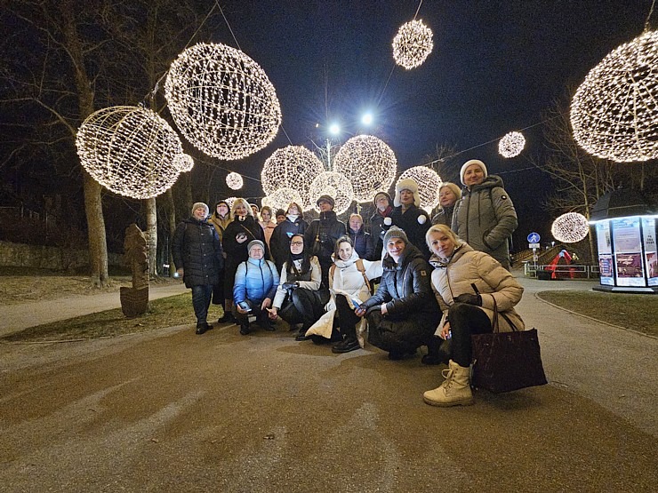 Ogre piedāvā Ziemassvētku noskaņojumu ar instagramīgiem gaismas objektiem 365598