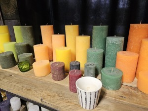 Meistarklases veidā iepazīstam sveču darbnīcu «Un:Te candles» Ķegumā 22