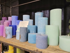 Meistarklases veidā iepazīstam sveču darbnīcu «Un:Te candles» Ķegumā 23