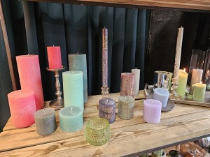 Meistarklases veidā iepazīstam sveču darbnīcu «Un:Te candles» Ķegumā 33