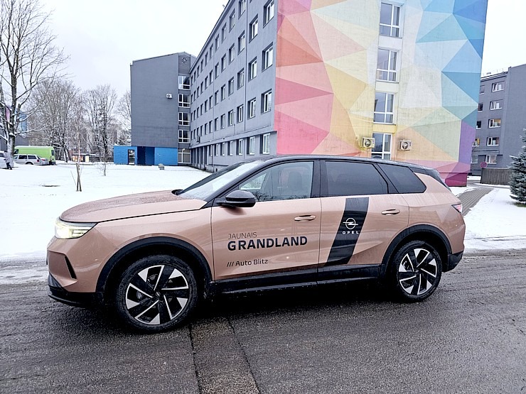 Sadarbībā ar «Auto Blitz» apceļojam Latviju ar jauno un Vācijā ražoto «Opel Grandland GS Hybrid» 367144