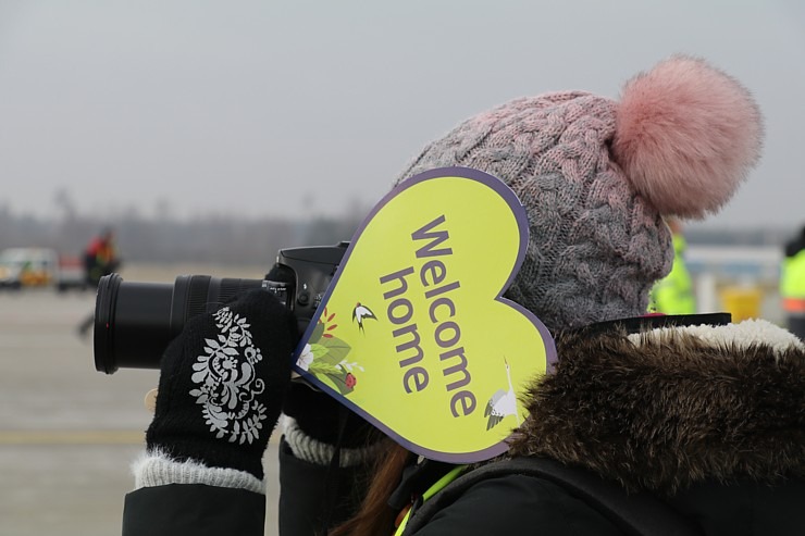 Rīgā sagaida «airBaltic» 50. «Airbus A220-300» īpašo lidmašīnu 367634