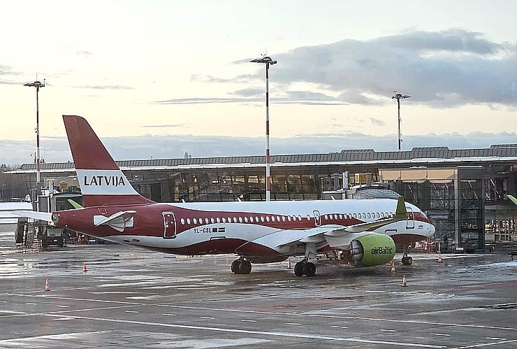 «airBaltic» debesīs bez papildus maksas piedāvā «Starlink» interneta pieslēgumu 367934