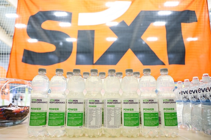 Trešais Sixt Auto kauss pludmales volejbolā pulcē ar auto jomu saistītu uzņēmumu komandas. Foto: Artūrs Stiebriņš Trešais Sixt Auto kauss pludmales volejbolā pulcē ar auto jomu saistītu uzņēmumu komandas. Foto: Artūrs Stiebriņš 368007