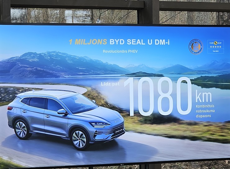 Travelnews.lv klātienē iepazīst pasaulē vadošā elektromobiļu ražotāja BYD (Build Your Dreams) spēkratus 369451