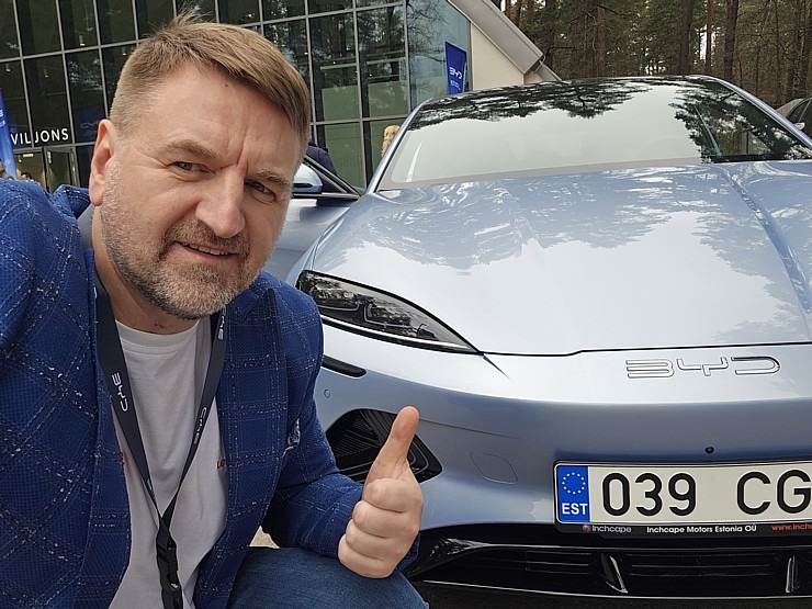 Travelnews.lv klātienē iepazīst pasaulē vadošā elektromobiļu ražotāja BYD (Build Your Dreams) spēkratus 369466