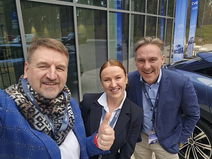 Travelnews.lv klātienē iepazīst pasaulē vadošā elektromobiļu ražotāja BYD (Build Your Dreams) spēkratus 369472