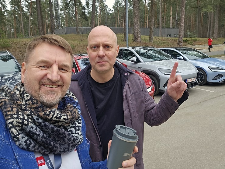 Travelnews.lv klātienē iepazīst pasaulē vadošā elektromobiļu ražotāja BYD (Build Your Dreams) spēkratus 369476