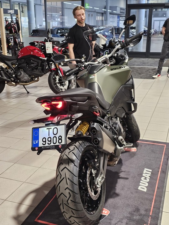 Rīgā atklāts jaunais DUCATI motosalons AUTOBRAVA Motors dīlercentrā 369836