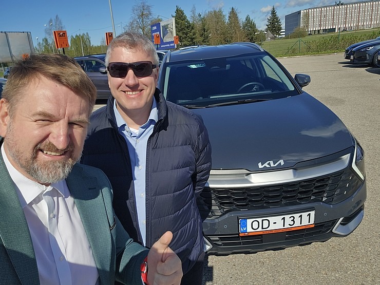 Sadarbībā ar auto nomu «Sixt Latvija» ceļojam ar vāģi «KIA Sportage», kas ir pieejams sākot no 29 eiro dienā Sadarbībā ar auto nomu «Sixt Latvija» ceļojam ar vāģi «KIA Sportage», kas ir pieejams sākot no 29 eiro dienā 370576