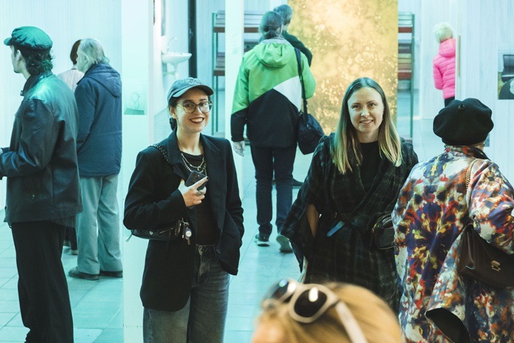 Liepājas Pētertirgū  atklāta laikmetīgās mākslas izstāde «Bažas. Trakās dienas.» 370720