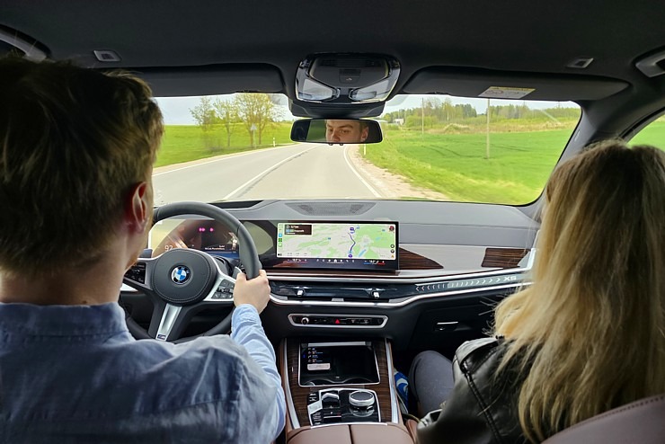 Sadarbībā ar auto nomu «Sixt Latvija» ceļojam ar vāģi «BMW X5», kas ir pieejams sākot no 95 eiro dienā Sadarbībā ar auto nomu «Sixt Latvija» ceļojam ar vāģi «BMW X5», kas ir pieejams sākot no 95 eiro dienā 370894