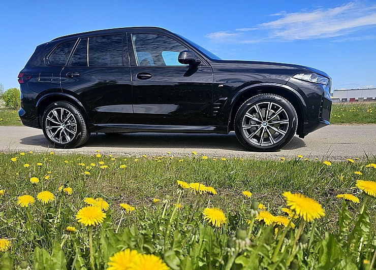 Sadarbībā ar auto nomu «Sixt Latvija» ceļojam ar vāģi «BMW X5», kas ir pieejams sākot no 95 eiro dienā Sadarbībā ar auto nomu «Sixt Latvija» ceļojam ar vāģi «BMW X5», kas ir pieejams sākot no 95 eiro dienā 370896