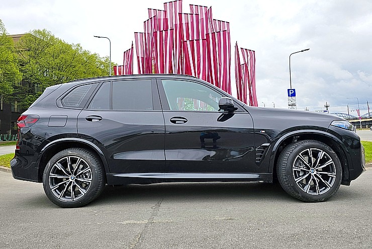 Sadarbībā ar auto nomu «Sixt Latvija» ceļojam ar vāģi «BMW X5», kas ir pieejams sākot no 95 eiro dienā Sadarbībā ar auto nomu «Sixt Latvija» ceļojam ar vāģi «BMW X5», kas ir pieejams sākot no 95 eiro dienā 370884