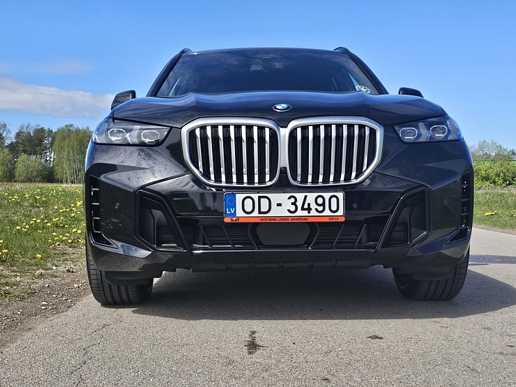 Sadarbībā ar auto nomu «Sixt Latvija» ceļojam ar vāģi «BMW X5», kas ir pieejams sākot no 95 eiro dienā Sadarbībā ar auto nomu «Sixt Latvija» ceļojam ar vāģi «BMW X5», kas ir pieejams sākot no 95 eiro dienā 370908