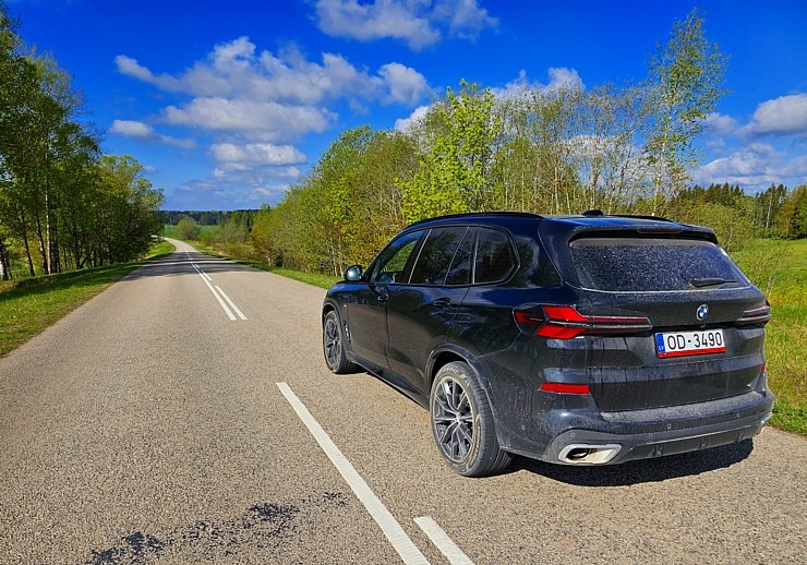 Sadarbībā ar auto nomu «Sixt Latvija» ceļojam ar vāģi «BMW X5» uz Latgali 370962