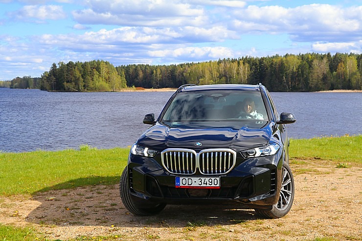 Sadarbībā ar auto nomu «Sixt Latvija» ceļojam ar vāģi «BMW X5» uz Latgali 370965