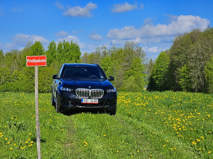 Sadarbībā ar auto nomu «Sixt Latvija» ceļojam ar vāģi «BMW X5» uz Latgali 370954