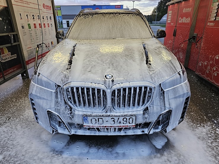 Sadarbībā ar auto nomu «Sixt Latvija» ceļojam ar vāģi «BMW X5» uz Latgali 370978