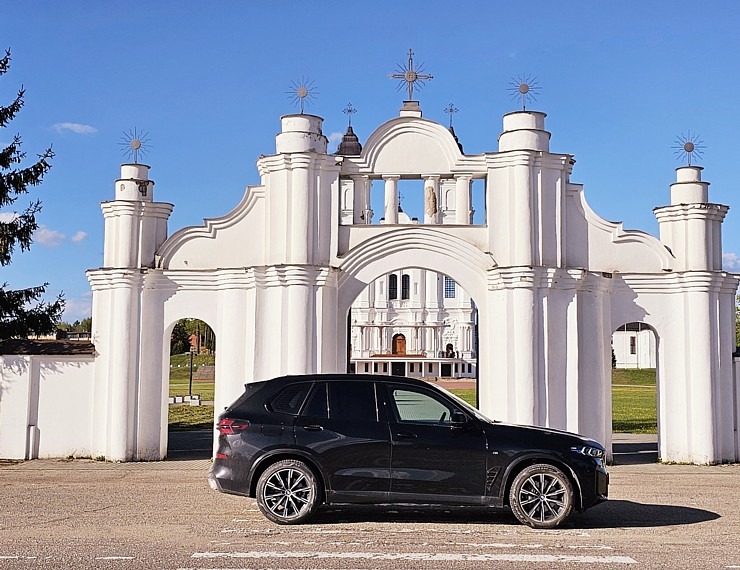 Sadarbībā ar auto nomu «Sixt Latvija» ceļojam ar vāģi «BMW X5» uz Latgali 370959