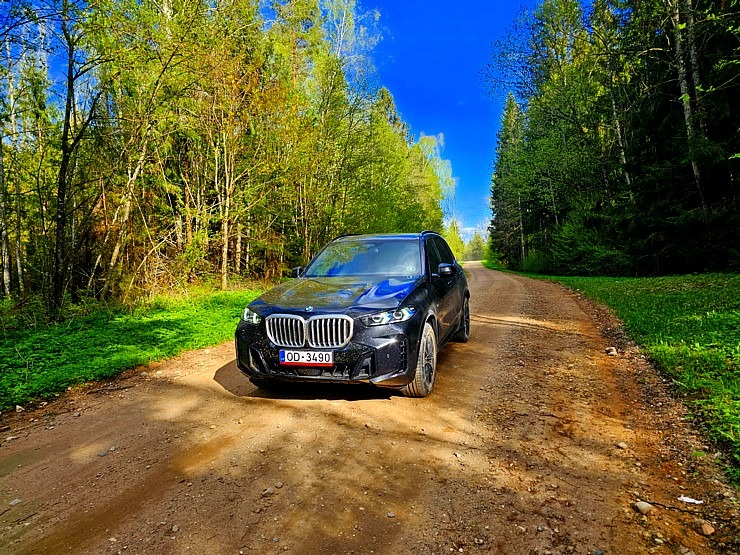 Sadarbībā ar auto nomu «Sixt Latvija» ceļojam ar vāģi «BMW X5» uz Latgali 370961