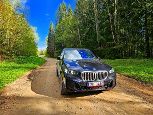 Sadarbībā ar auto nomu «Sixt Latvija» apceļojam Latviju ar vāģi «BMW X5» 11