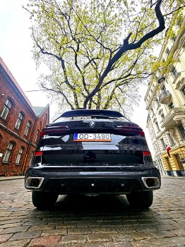 Sadarbībā ar auto nomu «Sixt Latvija» apceļojam Latviju ar vāģi «BMW X5» 4