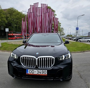 Sadarbībā ar auto nomu «Sixt Latvija» apceļojam Latviju ar vāģi «BMW X5» 5