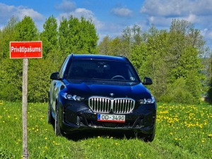 Sadarbībā ar auto nomu «Sixt Latvija» apceļojam Latviju ar vāģi «BMW X5» 8