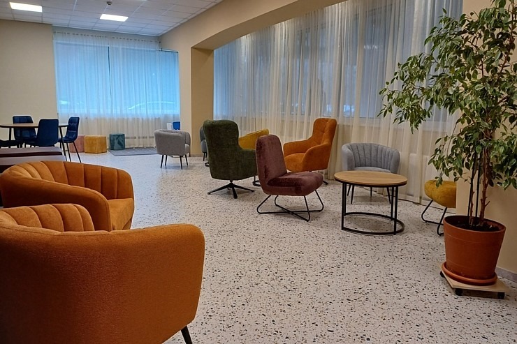 Rehabilitācijas centrā «Jaunķemeri» ir atklāta jauna atpūtas telpa 1.stāvā. Foto: Jaunkemeri.lv 371018