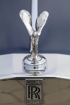 Transfēru ar «Rolls-Royce» spēkratiem kāzām, īpašām sagaidīšanām,  influenceriem piedāvā «Ax Group» 15
