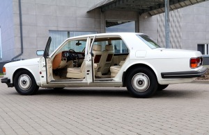 Transfēru ar «Rolls-Royce» spēkratiem kāzām, īpašām sagaidīšanām,  influenceriem piedāvā «Ax Group» 3