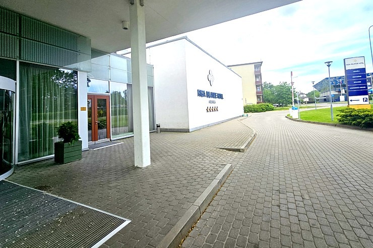 Pārdaugavas viesnīca «Riga Islande Hotel» jumta terase piedāvā burvīgu panorāmas skatu un garšīgu ēdienkarti Pārdaugavas viesnīca «Riga Islande Hotel» jumta terase piedāvā burvīgu panorāmas skatu un garšīgu ēdienkarti 371776