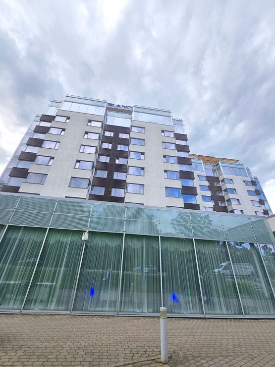 Pārdaugavas viesnīca «Riga Islande Hotel» jumta terase piedāvā burvīgu panorāmas skatu un garšīgu ēdienkarti Pārdaugavas viesnīca «Riga Islande Hotel» jumta terase piedāvā burvīgu panorāmas skatu un garšīgu ēdienkarti 371777