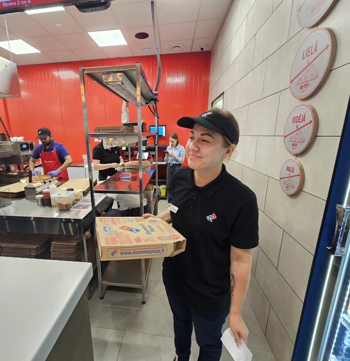 Rīgas «K. K. fon Stricka villas» tuvumā atver jaunu «Dominos Pizza» picēriju 372368
