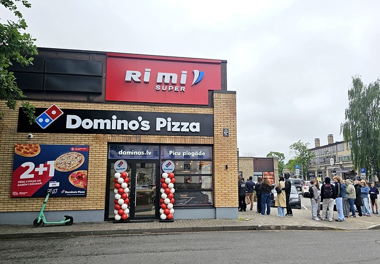 Rīgas «K. K. fon Stricka villas» tuvumā atver jaunu «Dominos Pizza» picēriju 372353