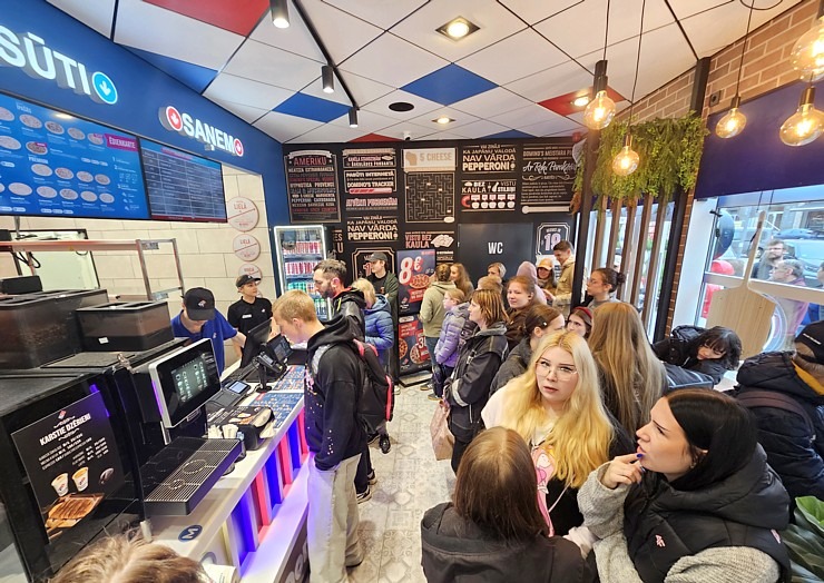 Rīgas «K. K. fon Stricka villas» tuvumā atver jaunu «Dominos Pizza» picēriju 372359
