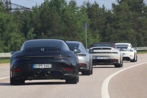 Iepazīstam 300 km garā maršrutā sešus dažādus Porsche 911 un 718 spēkratus 13