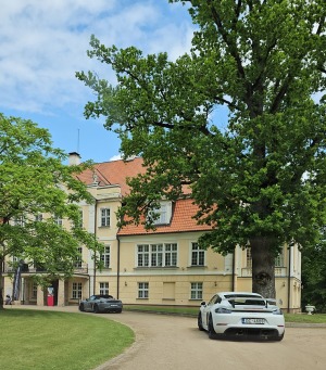 Iepazīstam 300 km garā maršrutā sešus dažādus Porsche 911 un 718 spēkratus 23