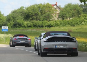 Iepazīstam 300 km garā maršrutā sešus dažādus Porsche 911 un 718 spēkratus 29
